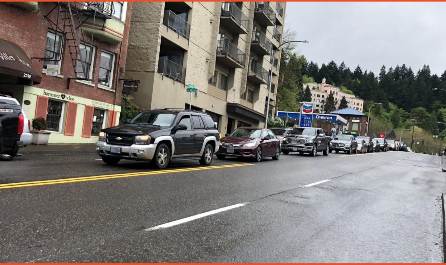 抢购再现！数百人排队购买牛排！