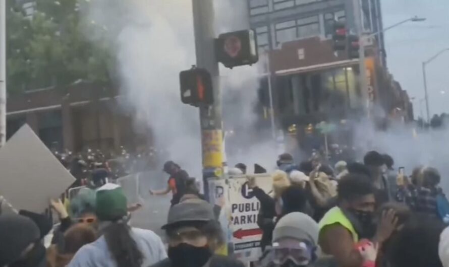 西雅图市议会要永久禁止警察使用武力