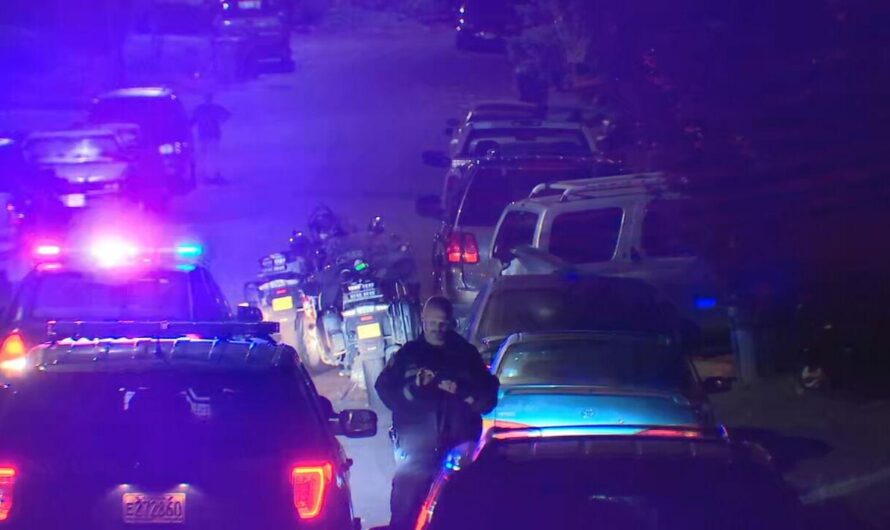 快报！男子枪指警察，当场抢走汽车，车里有女人