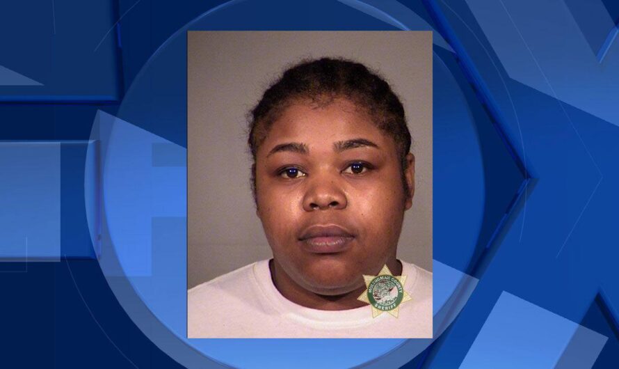 女子在飞机上打人：”我的第一反应就是打架“