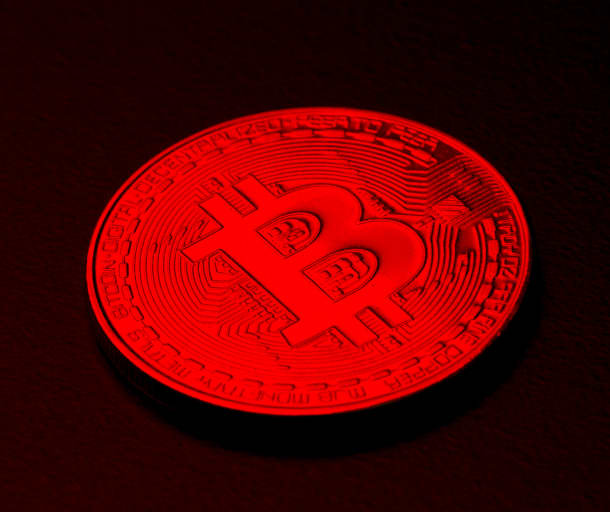 比特币全球抛售，已经跌至3.2万下方