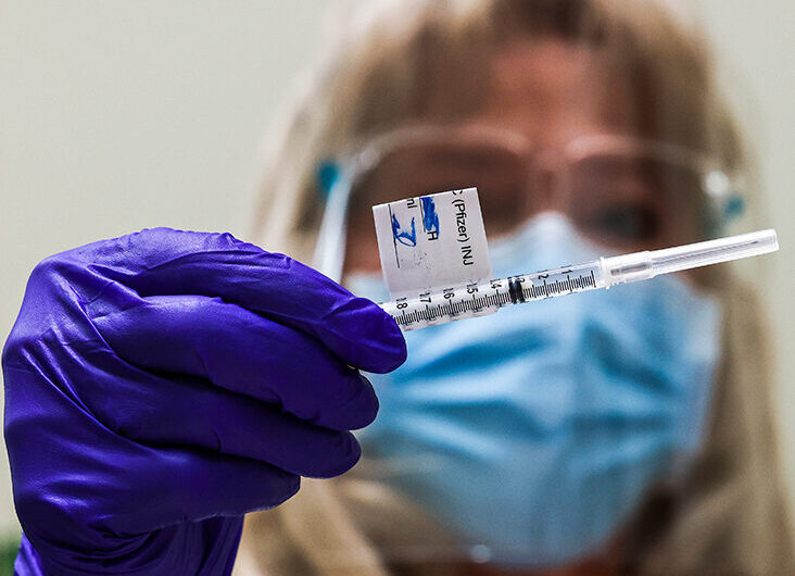 CDC同意免疫力低的人群开打第三针疫苗