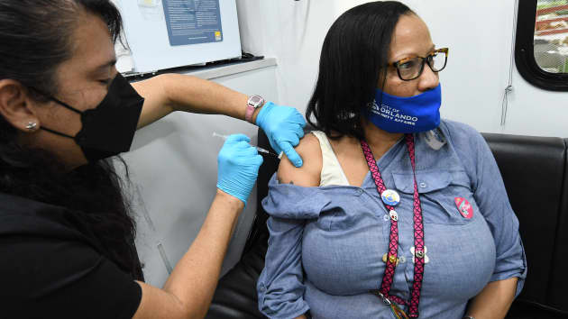 CDC拒绝向前线工作人员开打第三针疫苗