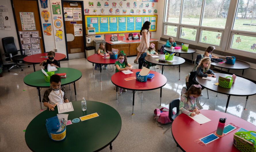 官员：各学校做得很好，新冠传播率很低