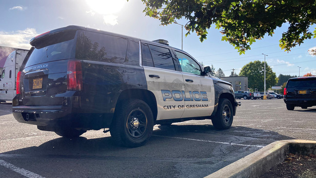 少年学生回学校的路上被枪击中