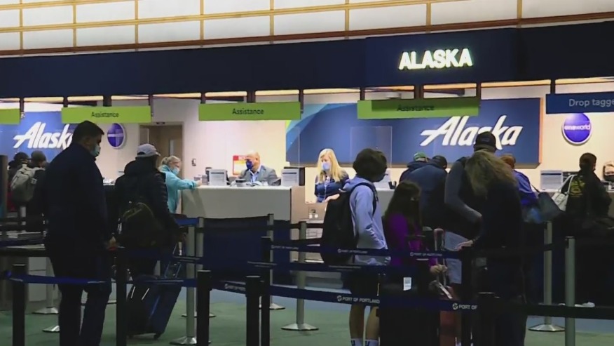 阿拉斯加航空公司在 PDX 紧急降落