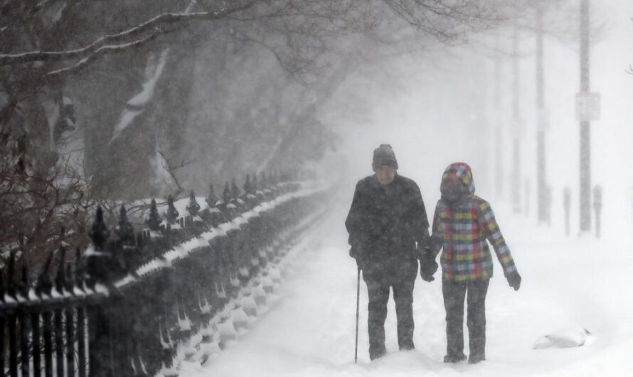 强暴风雪、洪水袭击了美国东部！