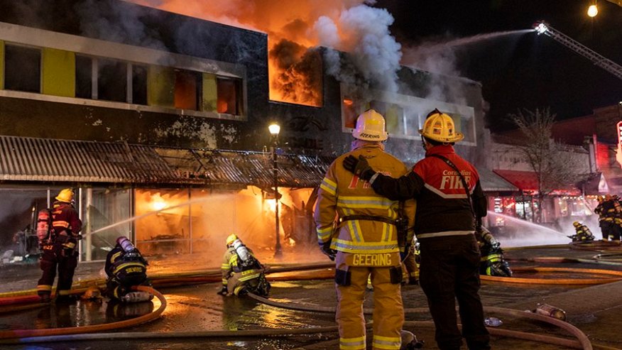 Hillsboro 一商业楼火灾，25家企业遭殃