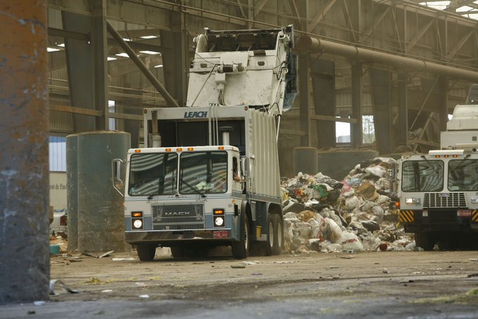 人员短缺，大波特兰地区垃圾堆积如山