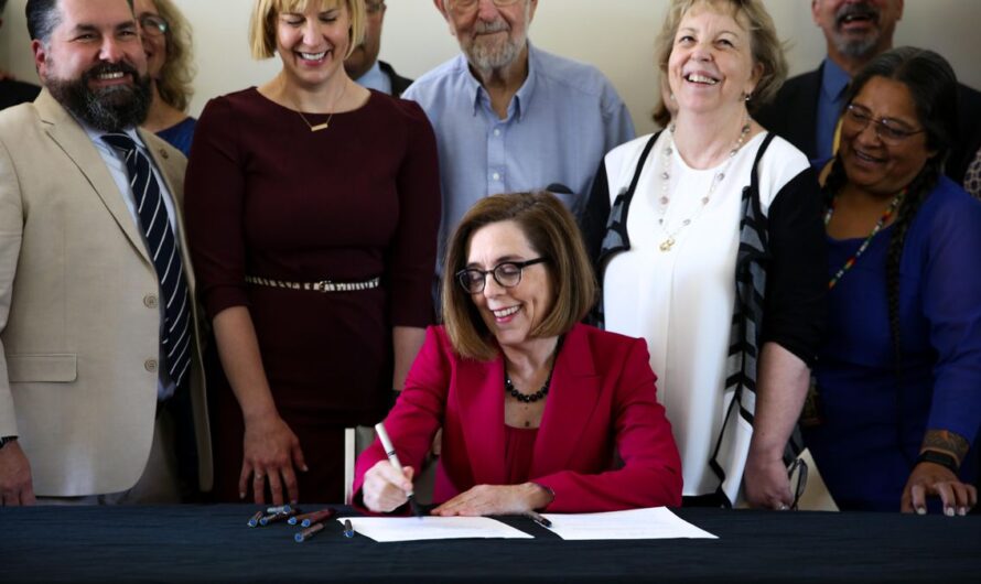 俄勒冈州州长非法释放近1000名囚犯！