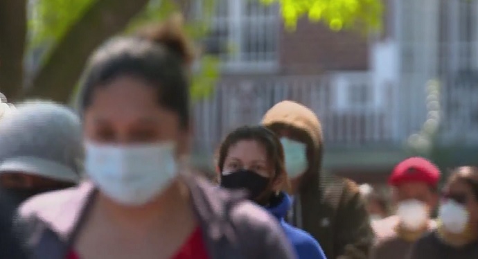 新冠病例继续下降，但又死了57人