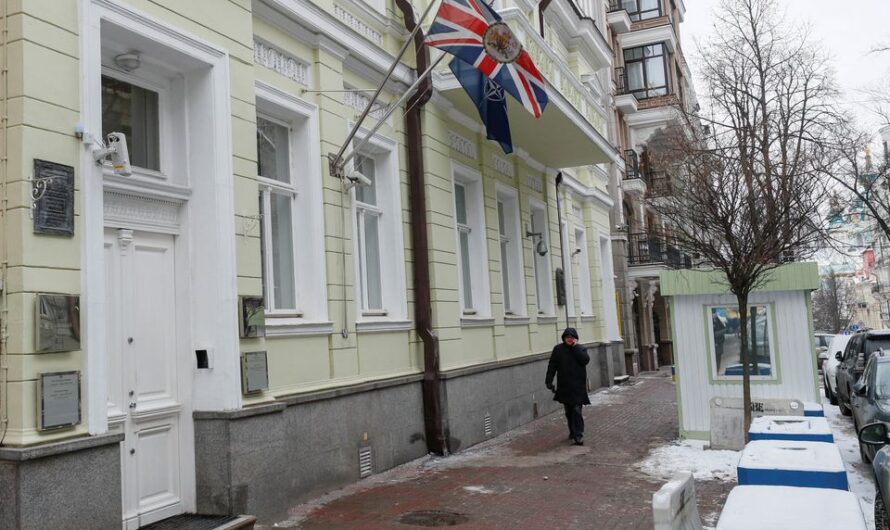 英国将乌克兰大使馆迁出基辅，敦促国民离开
