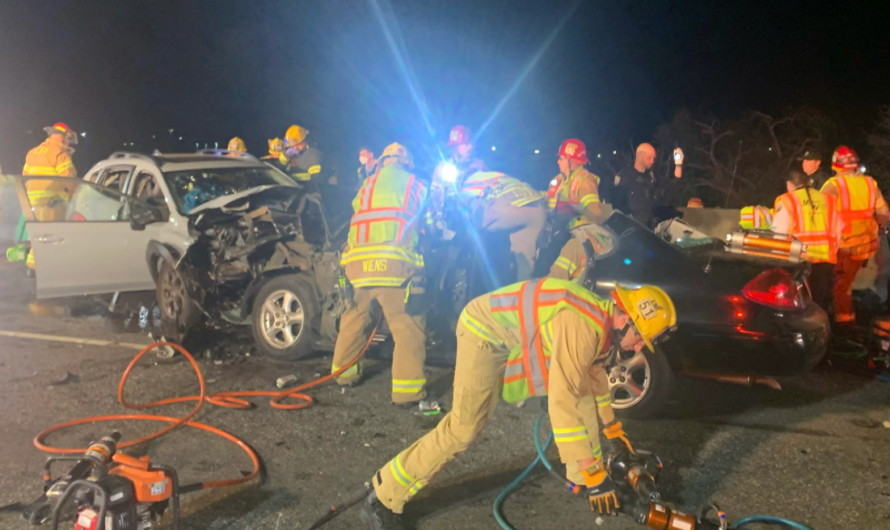 Tigard 217 号高速发生严重车祸，车撞烂