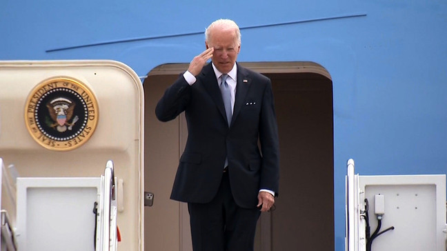 拜登在波村！Let’s Go！