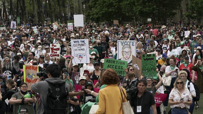 超1000人聚集在波特兰市中心争取打胎权