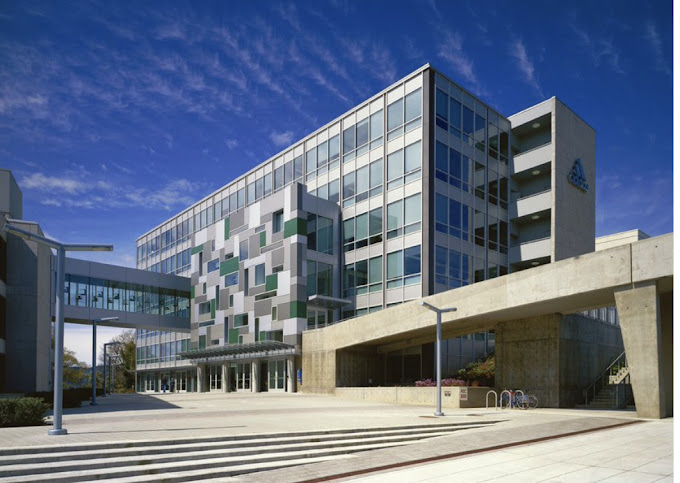 波特兰的阿迪达斯北美总部被砸！已钉板！