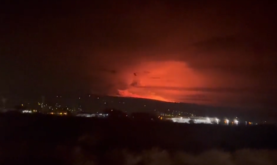 世界上最大活火山喷发，威胁20万人，打包行李随时逃跑！