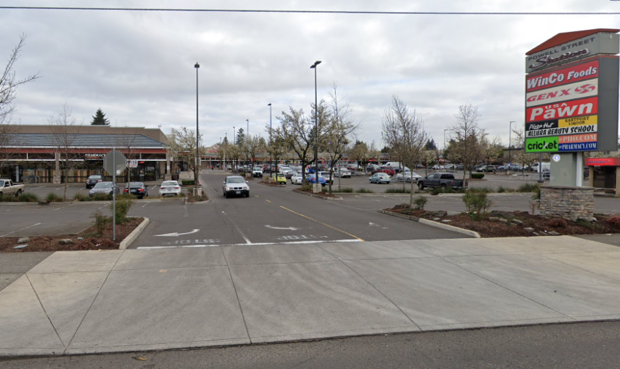 Powell  80街发生致命车祸，仍在封路