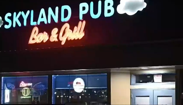 差点发生屠杀，持枪男子进入Troutdale酒吧引发骚乱