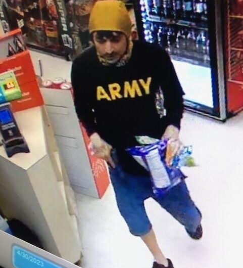 通缉！波特兰男子持枪抢劫零食