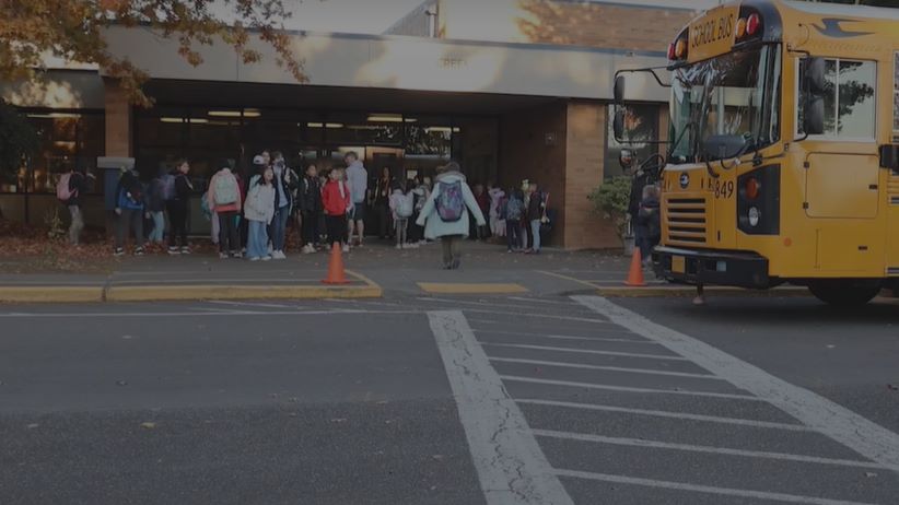 比弗顿市议会投票决定在学校保留武装警察