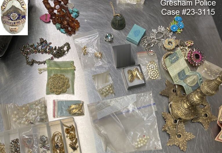 警察局找到一袋金银珠宝，叫你来认领