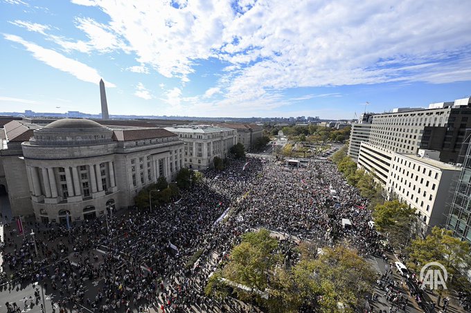 30万人在美国首都抗议示威，高呼“拜登去XX”，要求停火！