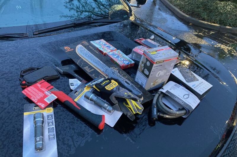 205 Mall 依旧疯狂，斧头砍刀成为零元购最爱