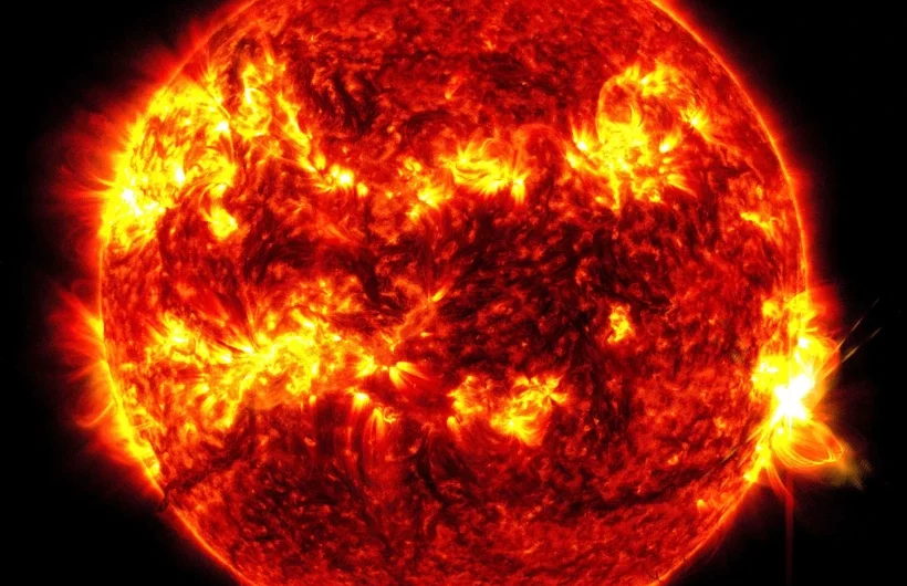 太阳爆发近十年来最大的太阳耀斑，地球应该安全