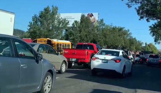 I-205高速车祸导致波特兰东南区大塞车，司机抓了！